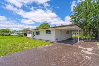741 NW 175th Dr in Miami, FL - Building Photo - Building Photo