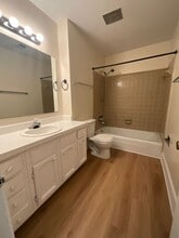 3202-E Regents Park Ln in Greensboro, NC - Building Photo - Building Photo