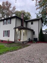 7069 Belleville Rd in Belleville, MI - Building Photo