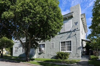 741 Gotham Ct in West Palm Beach, FL - Foto de edificio - Building Photo