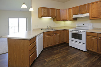 Paramount Estates 1 in Aberdeen, SD - Foto de edificio - Interior Photo