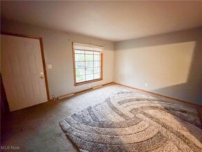 3380 Sunnybrooke Dr in Youngstown, OH - Building Photo - Building Photo