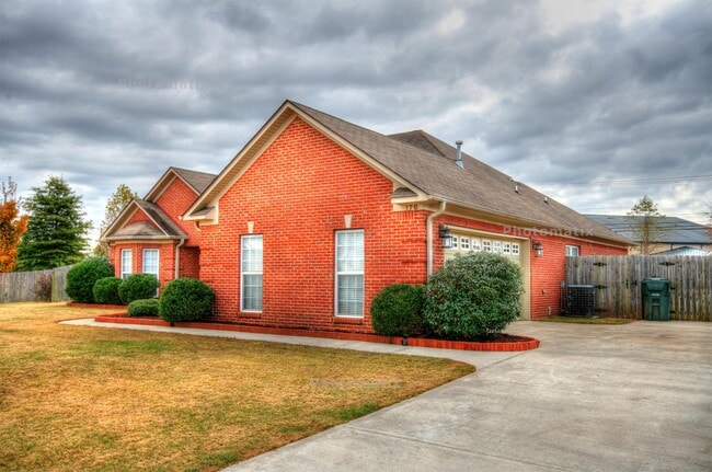 176 Timber Oak Rd in Huntsville, AL - Building Photo - Building Photo