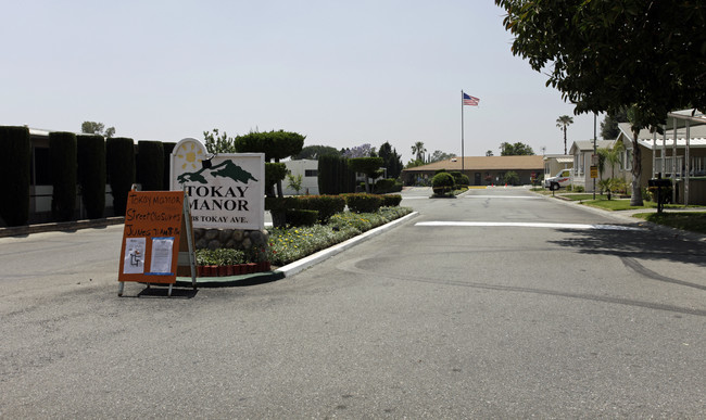 Tokay Manor in Fontana, CA - Building Photo - Building Photo