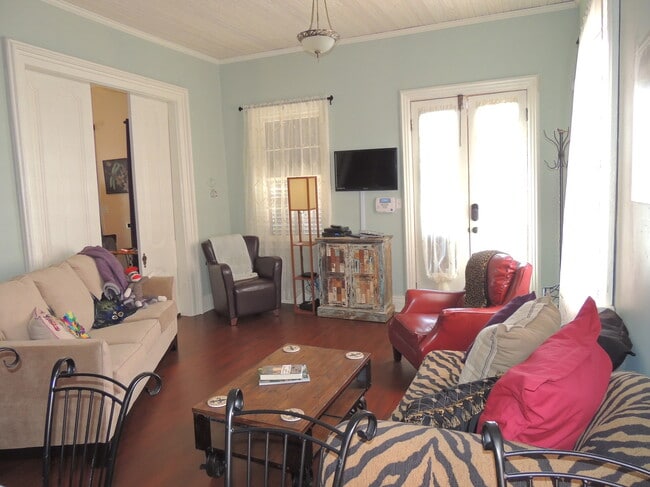 property at 1013 Touro St