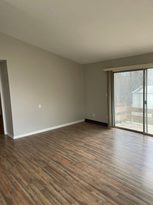 1616 Maxen Dr, Unit 1 in Akron, OH - Building Photo - Building Photo