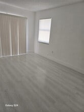 1000 W 28th St in Hialeah, FL - Building Photo - Building Photo