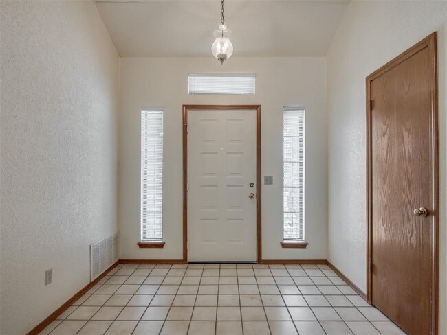 10208 Pinckney Ct in Oklahoma City, OK - Building Photo - Building Photo