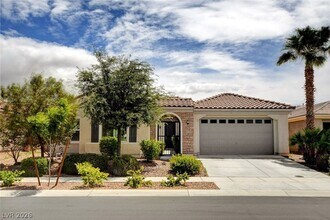 8216 Imperial Lakes St in Las Vegas, NV - Building Photo - Building Photo