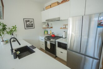 4806 N Magnolia Ave, Unit 211 in Chicago, IL - Building Photo - Building Photo