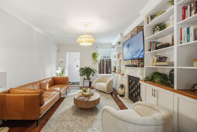 135 Van Horne St in Jersey City, NJ - Building Photo - Building Photo