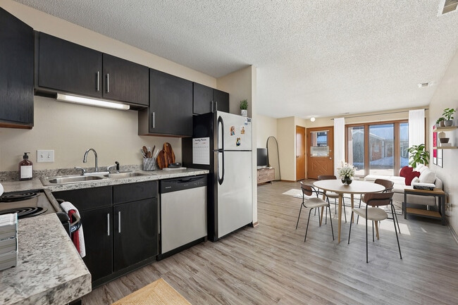 The Social West Ames Reserve in Ames, IA - Foto de edificio - Building Photo