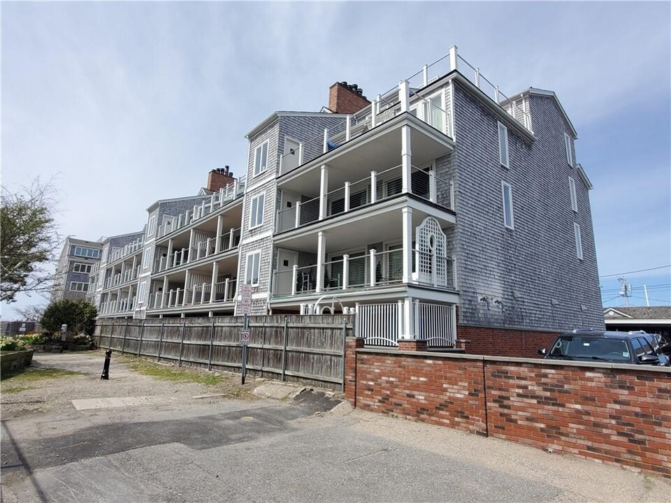 31 Coddington Wharf in Newport, RI - Foto de edificio