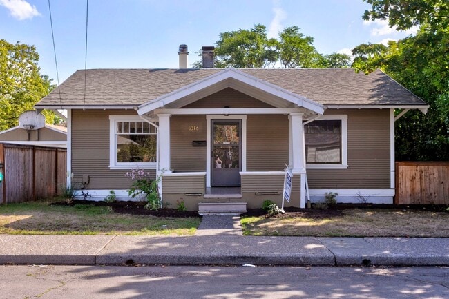 property at 8316 SE Raymond Ct