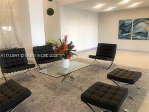 230 174th St, Unit # 2410 in Sunny Isles Beach, FL - Foto de edificio - Building Photo