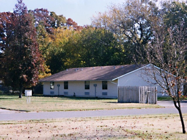 Charleston Apartments in Charleston, MO - Building Photo