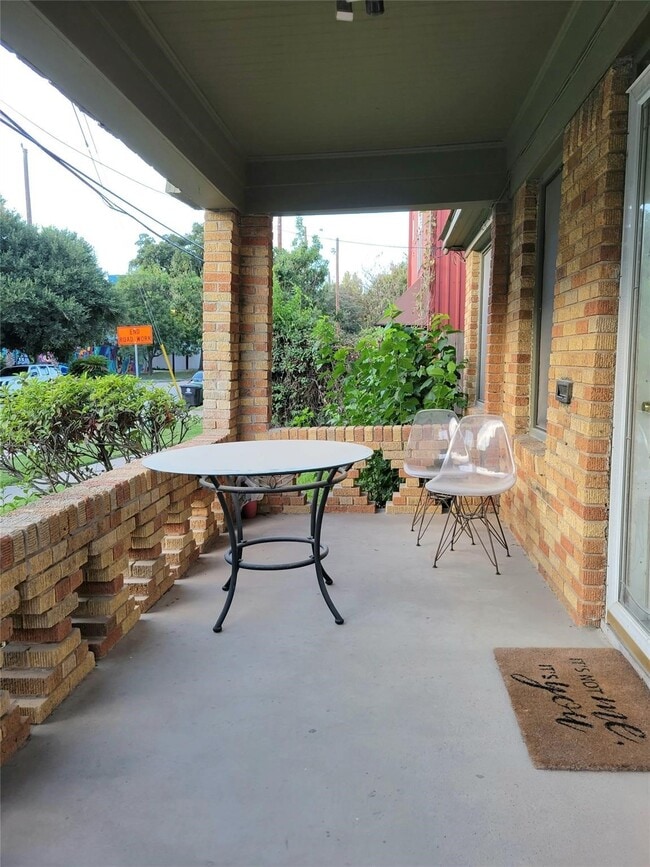 property at 2811 Chenevert St