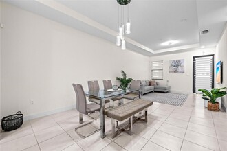 8055 NW 104th Ave, Unit 33 in Doral, FL - Building Photo - Building Photo