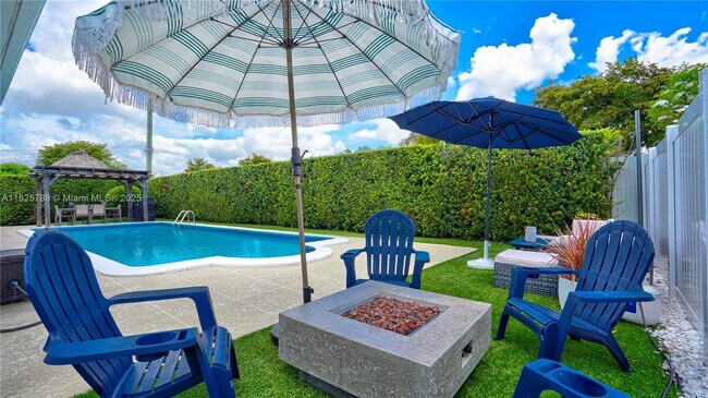 9573 SW 57th St in Miami, FL - Building Photo - Building Photo