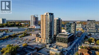 108 Garment St in Kitchener, ON - Building Photo