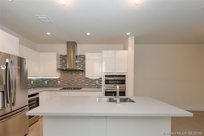 10220 NW 63rd Terrace-Unit -217 in Doral, FL - Building Photo - Building Photo