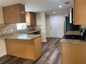 12510 Queensland Ln in Tampa, FL - Building Photo - Building Photo