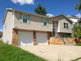 107 Fairburn Dr in Rolla, MO - Building Photo