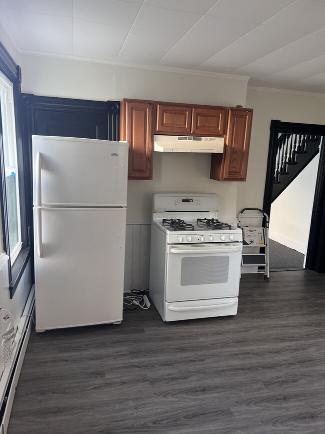 140 Center St in Manchester, CT - Building Photo - Building Photo