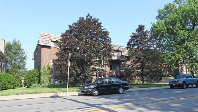 3035 Boudinot Ave in Cincinnati, OH - Foto de edificio - Building Photo