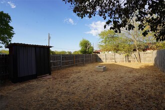 2201 S Church St in Georgetown, TX - Building Photo - Building Photo