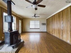 4594 US-287 in Iowa Park, TX - Building Photo - Building Photo