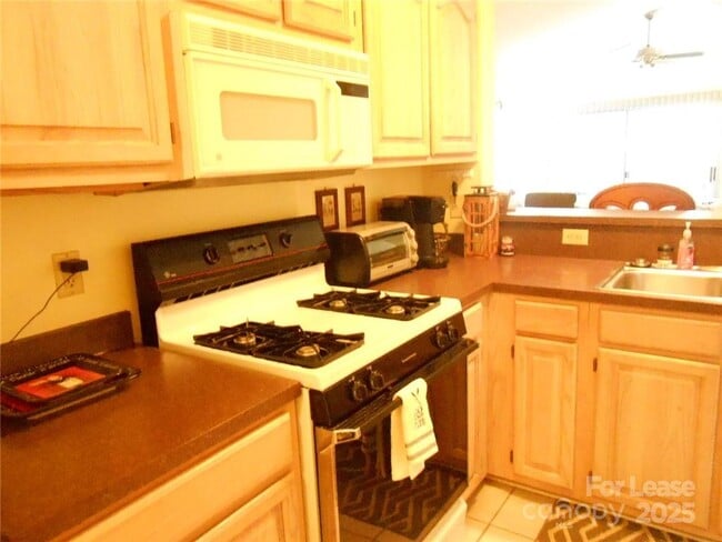 763 Southwest Dr in Davidson, NC - Building Photo - Building Photo