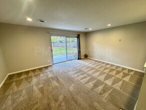 435 SW Devon Ln in Beaverton, OR - Building Photo - Building Photo