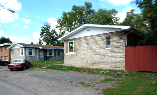 3609-3611 Kanawha Ave SE in Charleston, WV - Building Photo - Building Photo