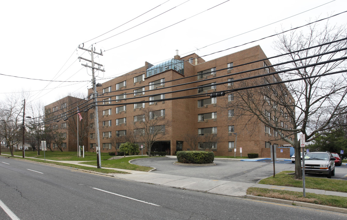 Baytowne Village in Bay Shore, NY - Building Photo