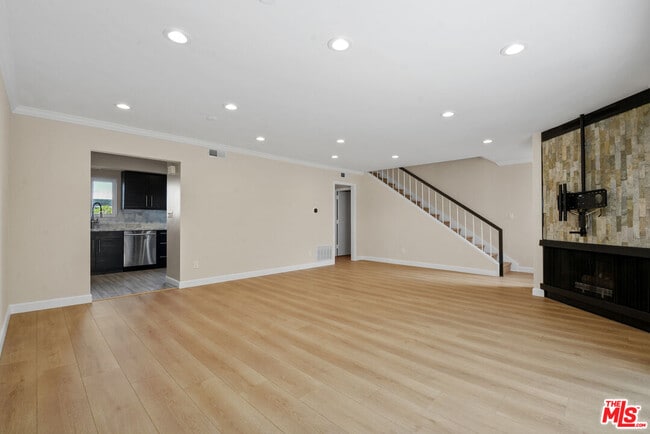 4710 La Villa Marina in Marina Del Rey, CA - Building Photo - Building Photo