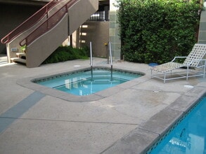 19009 Sherman Way, Unit #26 in Reseda, CA - Building Photo - Building Photo
