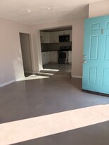 340 W Highland Ave, Unit 8 in Phoenix, AZ - Building Photo