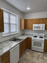 154 Main St, Unit 201 in Matawan, NJ - Building Photo - Building Photo