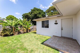3027 SW 24th St in Miami, FL - Building Photo - Building Photo