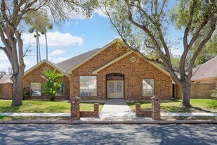 609 E Cardinal Ave in McAllen, TX - Building Photo