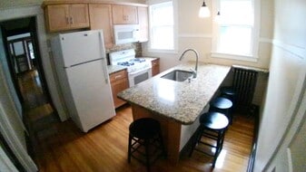 614 Myrtle Ave, Unit A in Albany, NY - Building Photo