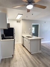 Jordan Apartments in Canoga Park, CA - Building Photo - Building Photo