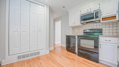 4070 Madison Ave in Bridgeport, CT - Building Photo - Building Photo