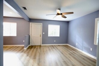 32192 Russell Blvd in Winters, CA - Building Photo - Building Photo
