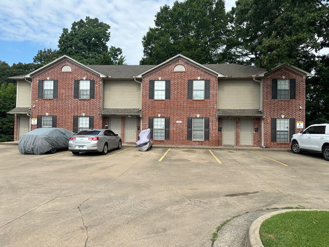 property at 1601 S Davis St