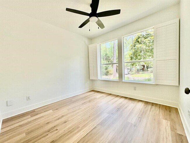 79 N Flickering Sun Cir in The Woodlands, TX - Building Photo - Building Photo