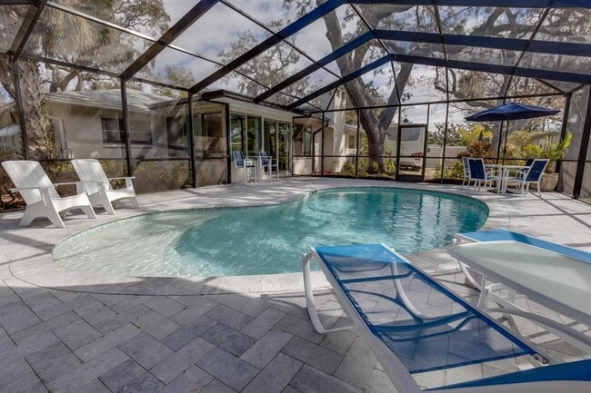 511 Crystal Beach Ave in Palm Harbor, FL - Building Photo - Building Photo