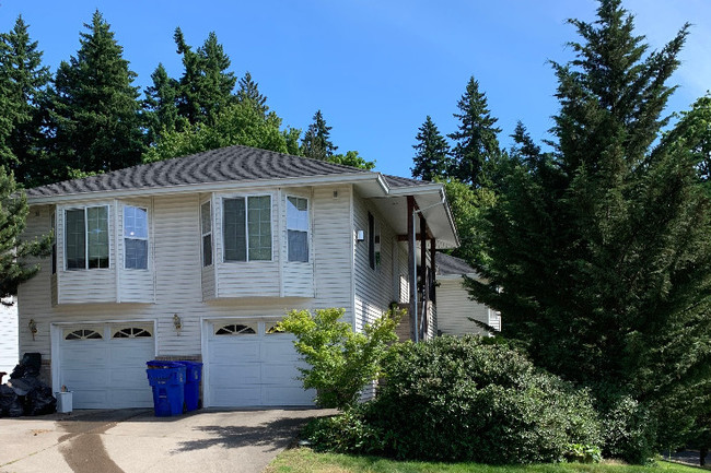 7830 SE 98th Ave