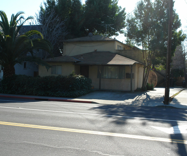 1229 Villa St in Mountain View, CA - Foto de edificio - Building Photo